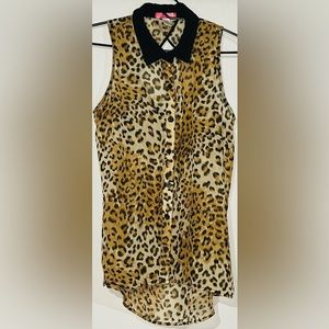 EUC Women’s Six degrees of Separation Animal Print Blouse